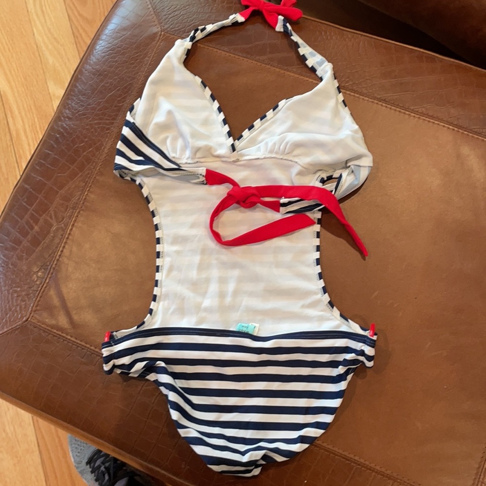 SWIMSUIT - Picture 2 of 2